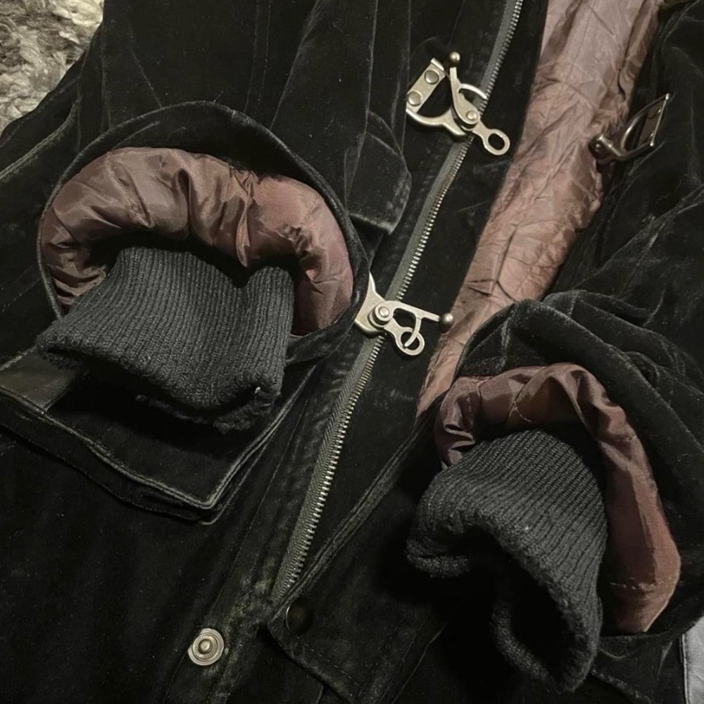 Vintage Japanese Brand Velvet Cyberpunk Goth Clasp Jacket - Picture 6 of 8